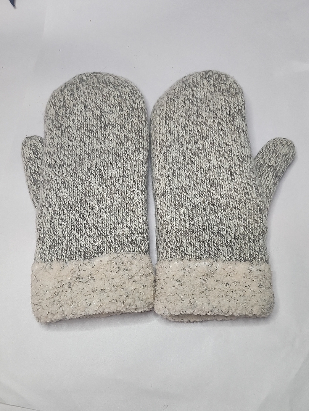 Gates Cozy Marled Knit Mittens with Sherpa Cuffs - Light Gray/beige